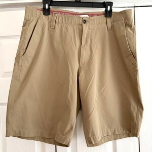 Under Armour Men's Heatgear Tan Shorts. Sz 38, Inseam 11 In.